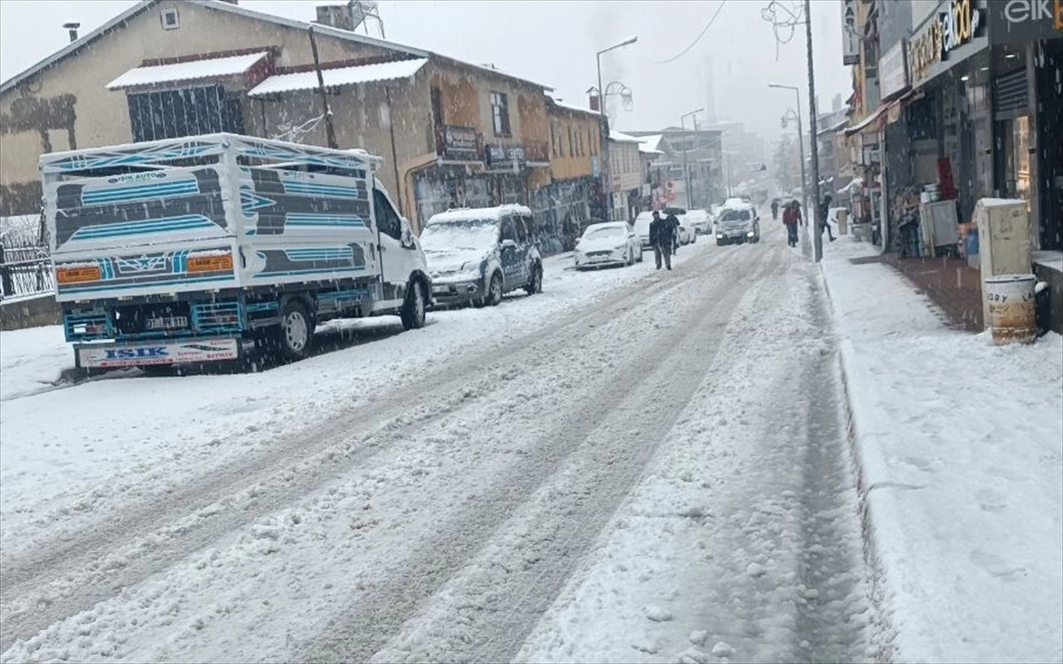 Şırnak\'ta 5 yerleşim yeri kar nedeniyle ulaşıma kapandı