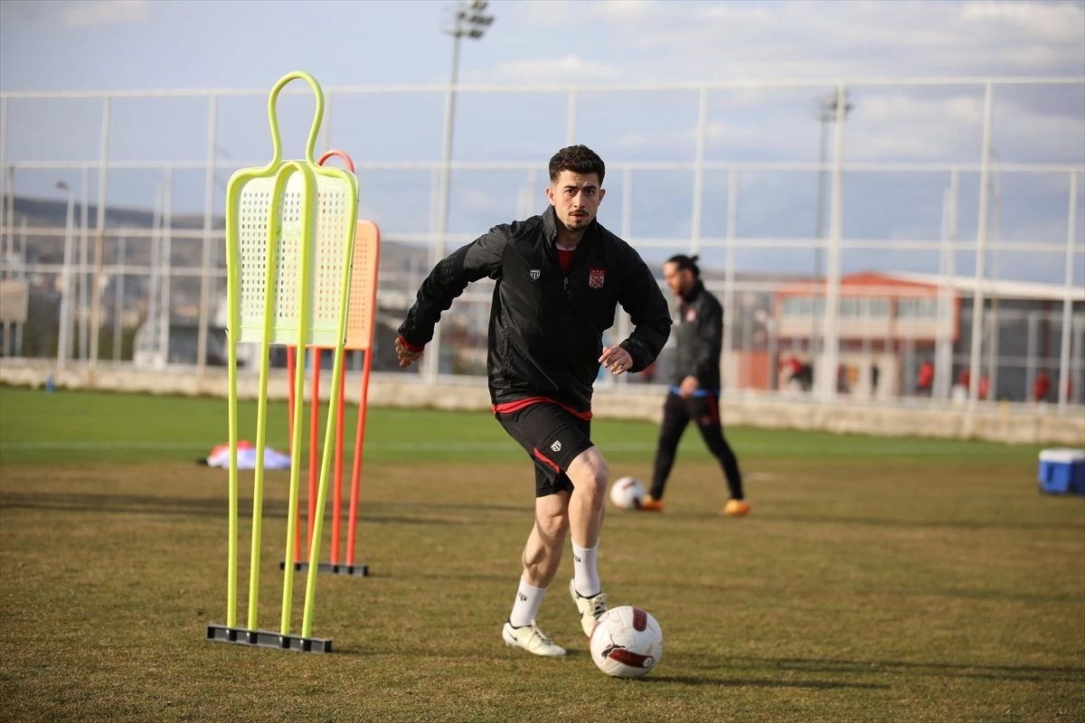 Sivasspor, VavaCars Fatih Karagümrük maçının hazırlıklarına başladı
