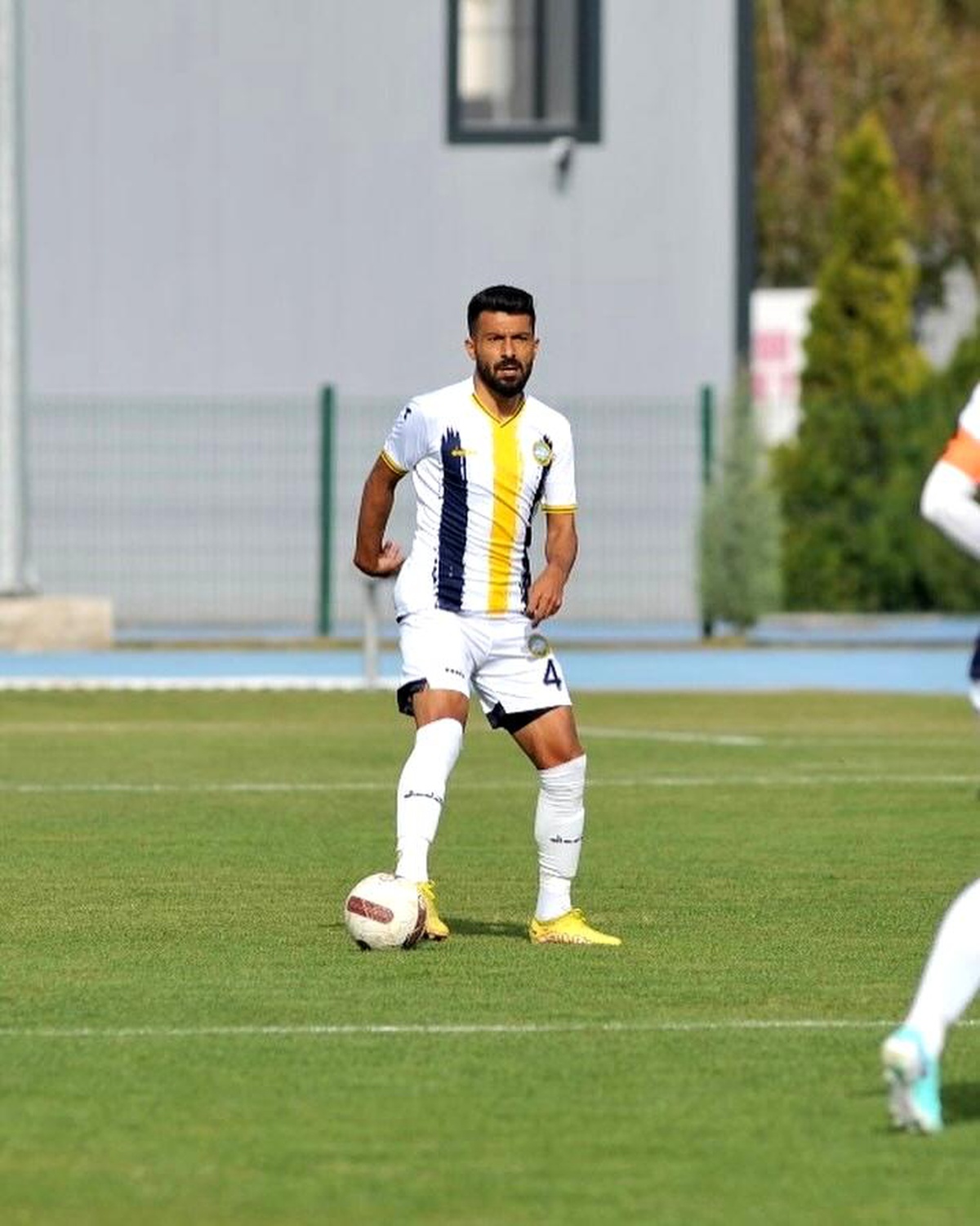 Talasgücü Belediyespor\'da Murat Demirezen ile sözleşme feshedildi