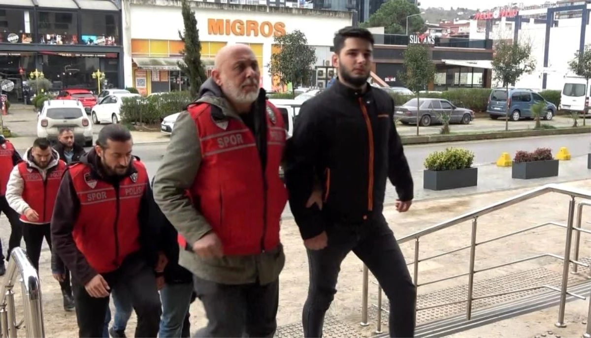 Trabzonspor-Fenerbahçe Maçı Sonrası Tutuklanan Taraftar Sayısı 4\'e Yükseldi
