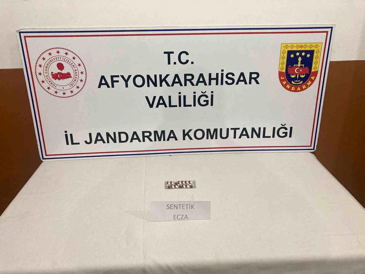 Afyonkarahisar\'da 14 Adet Sentetik Ecza Hapı Ele Geçirildi