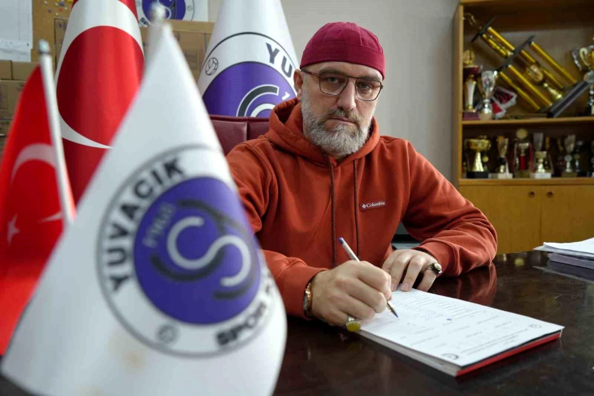 Yuvacıkspor Başkanı, bileziklerini satarak futbolcuların maaşlarını ödedi