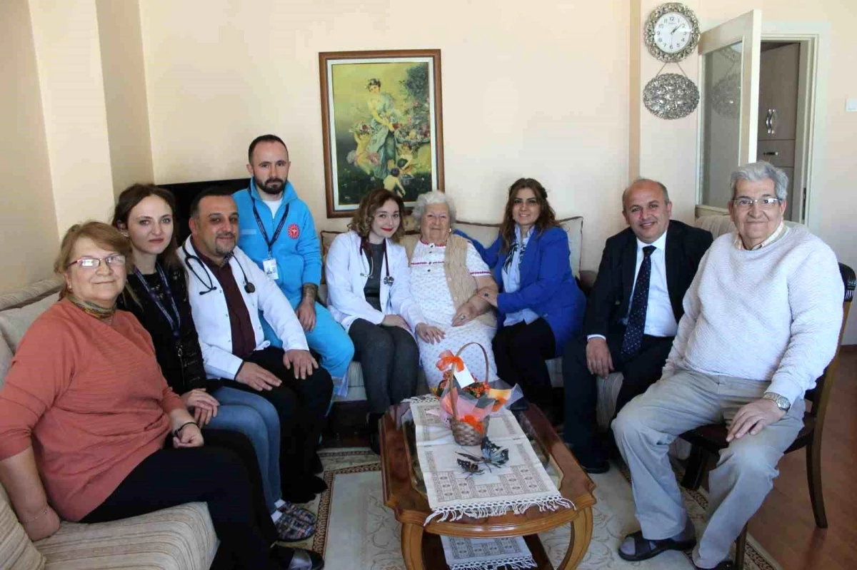 Zonguldak\'ta Yaşlılar Haftası etkinlikleri kapsamında yaşlılara ev ziyareti yapıldı