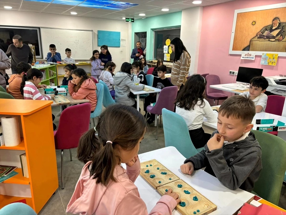 Yozgat\'ın Çekerek ilçesinde Akbay İlkokulu\'nda akıl ve zeka oyunları turnuvası düzenlendi