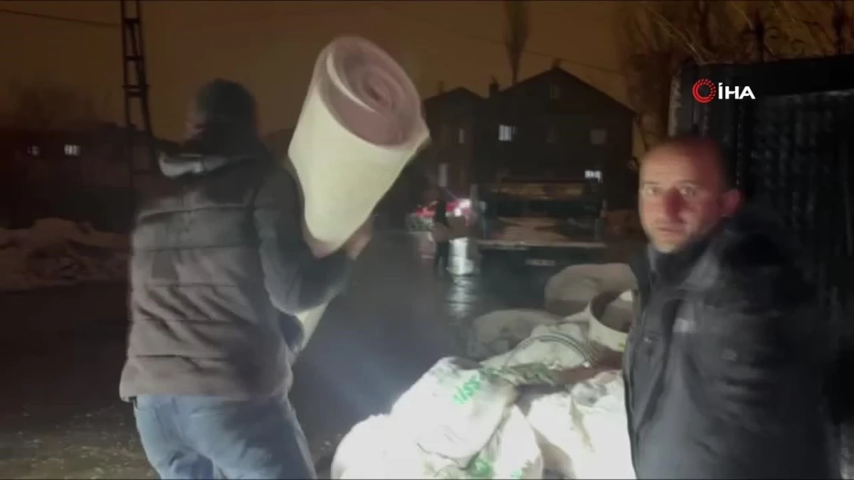 Yüksekova\'da evi sular altında kalan 5 nüfuslu aile, akrabalarına sığındı