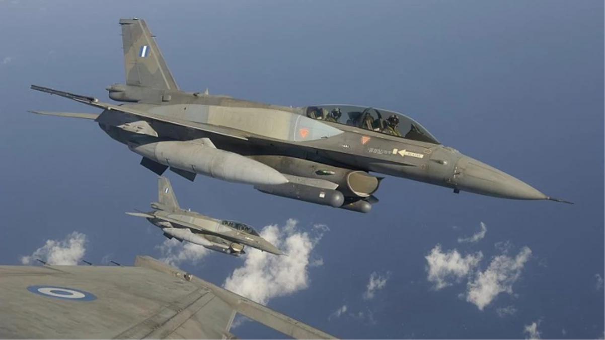 Yunan F-16\'sı Ege Denizi\'ne düştü