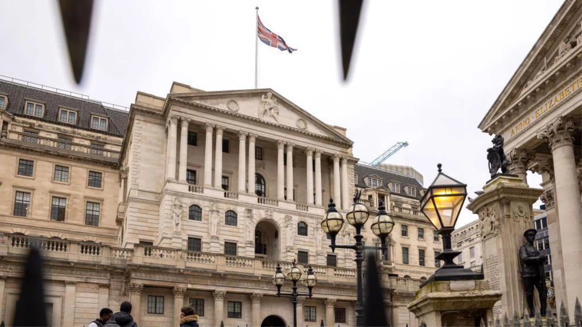 İngiltere Merkez Bankası faiz oranını sabit tutmaya devam ediyor
