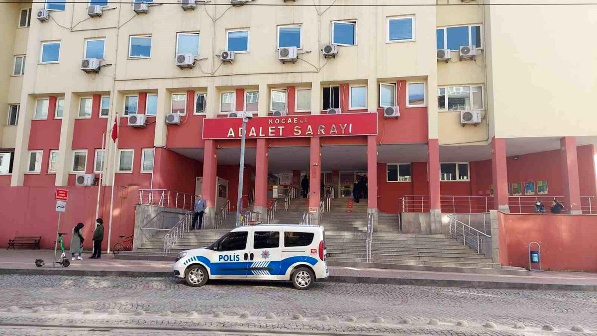 Kocaeli\'de Ekran Kartı Dolandırıcılığı: Kişi 7 Bin 400 TL Dolandırıldı