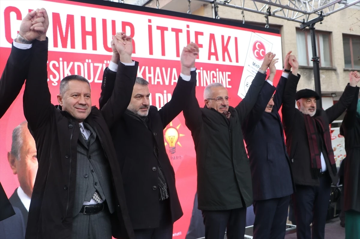 Ulaştırma ve Altyapı Bakanı Abdulkadir Uraloğlu, Beşikdüzü\'ne hizmet etmeye devam edeceklerini söyledi