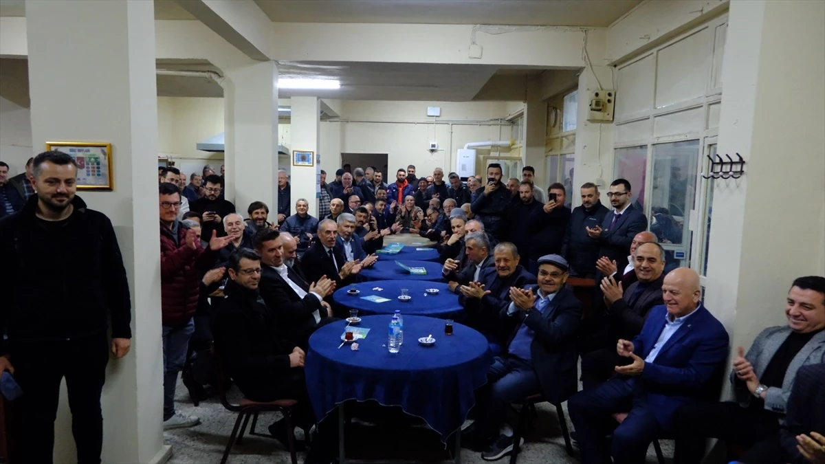 AK Parti Bilecik Belediye Başkan Adayı Mustafa Yaman, Pazaryerililer Derneği\'ni ziyaret etti