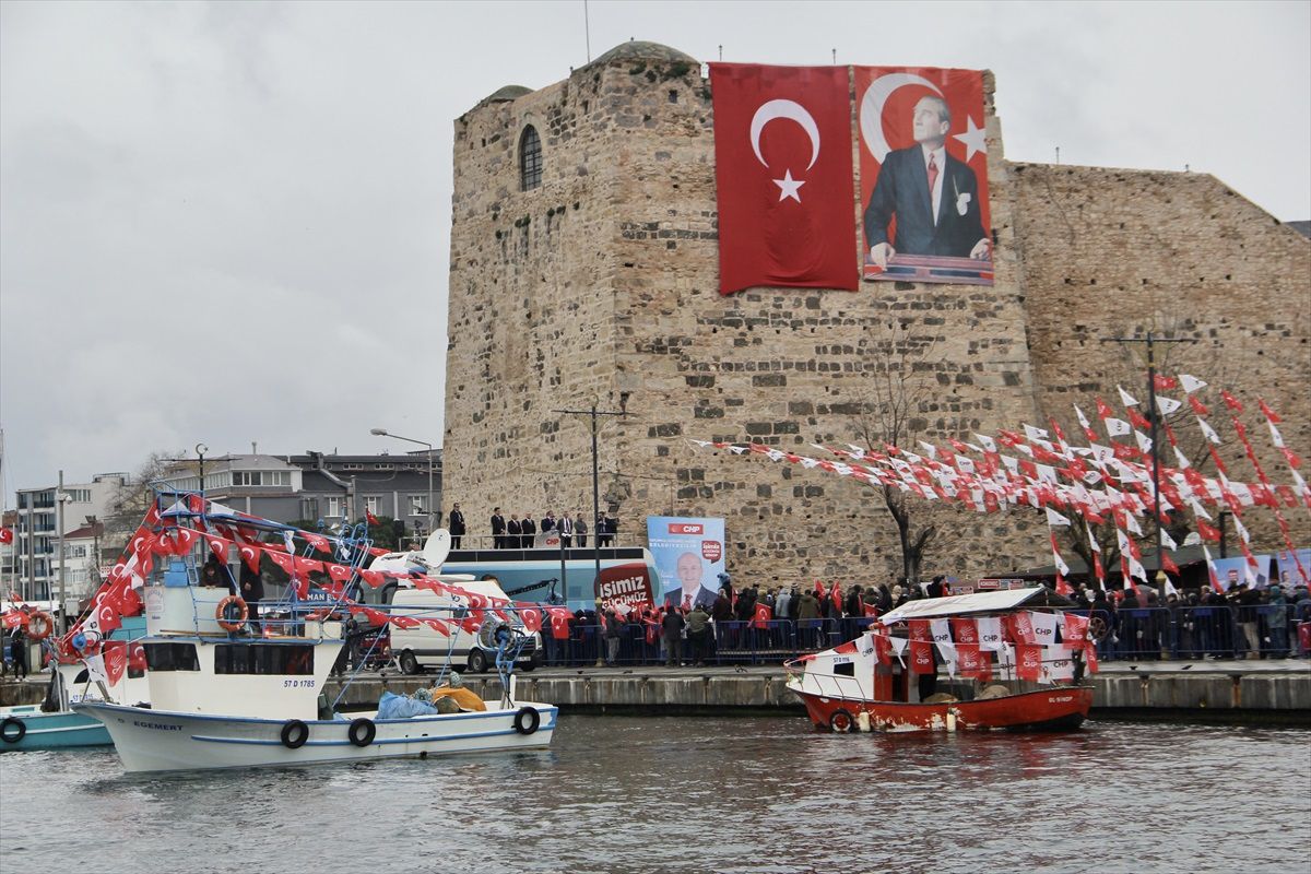 CHP Genel Başkanı Özgür Özel, Meclisi açarak emeklinin zammını yapma çağrısı yaptı