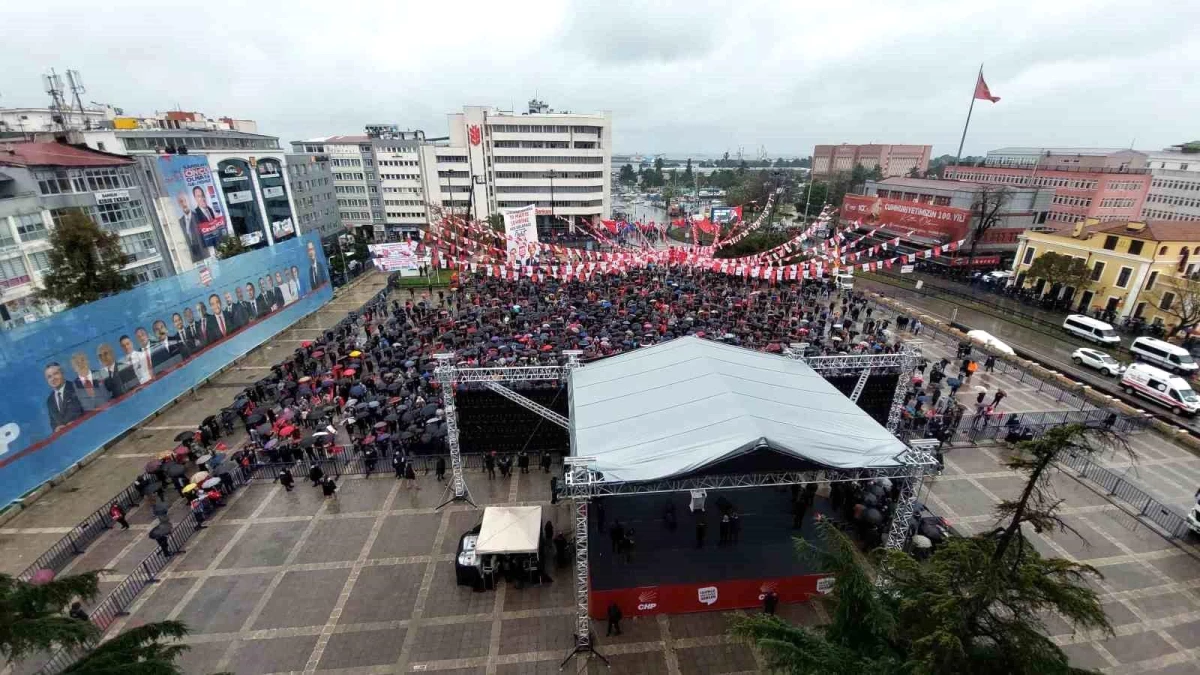 CHP Genel Başkanı Özgür Özel: \'Bu memleketin tüm demokratları bizimle birliktedir\'