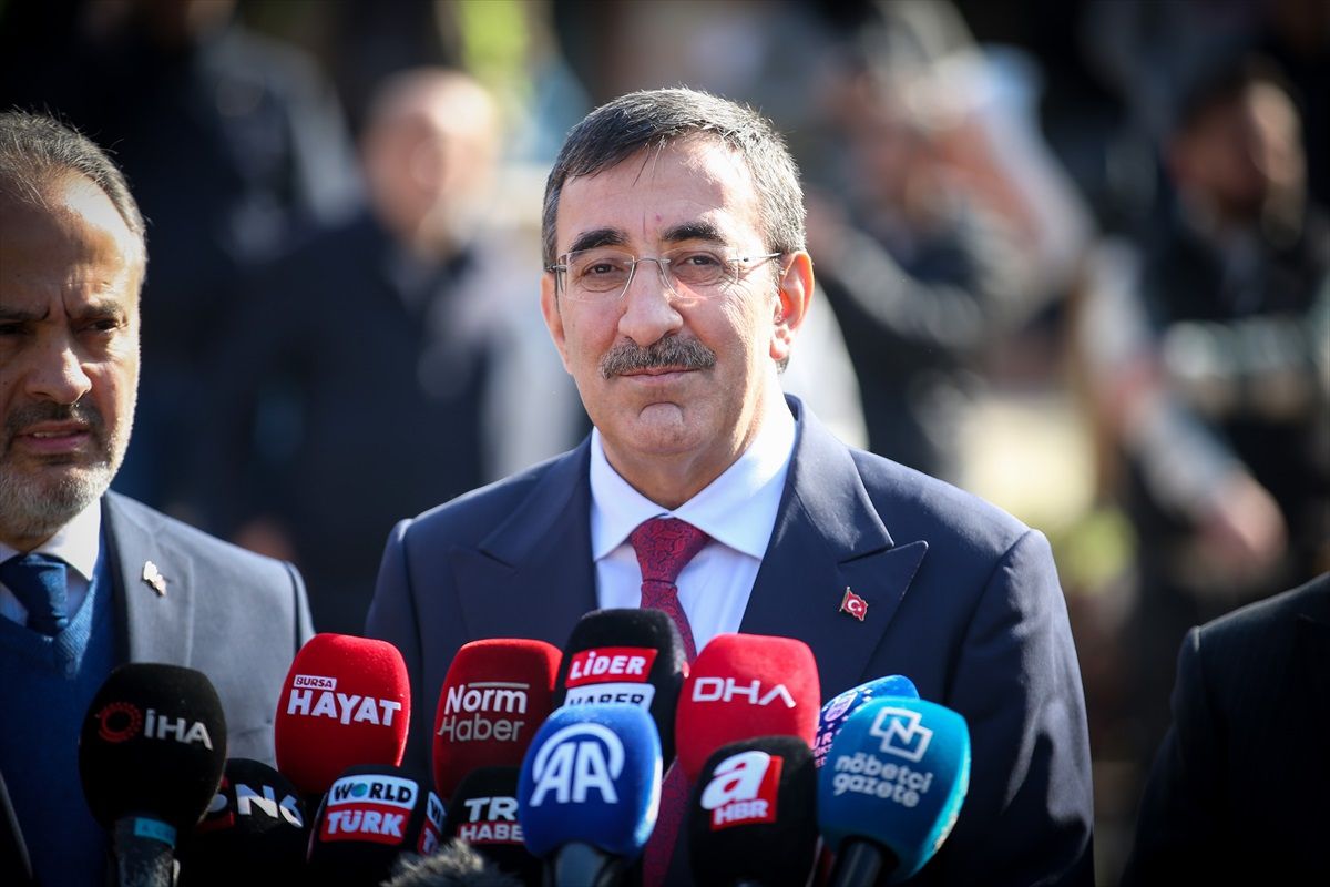 Cumhurbaşkanı Yardımcısı Cevdet Yılmaz, Bursa\'da tarihi projeleri inceledi