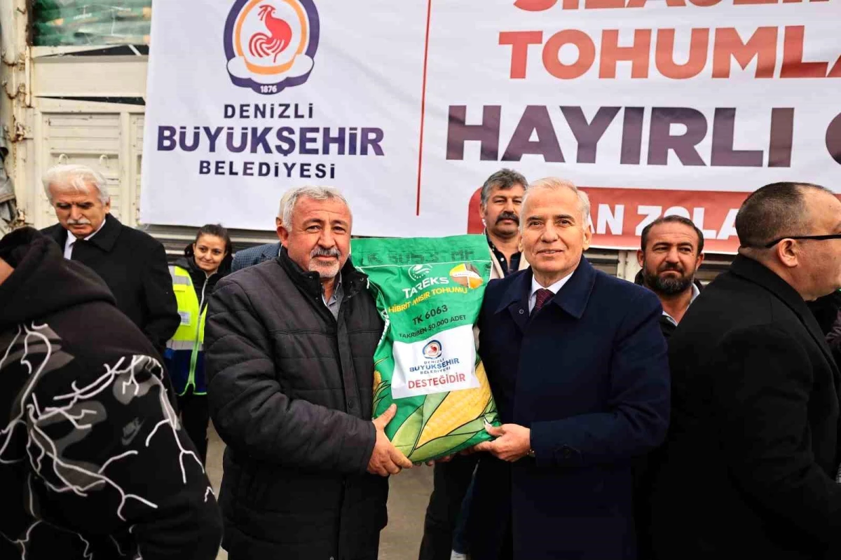 Denizli Büyükşehir Belediyesi Üreticilere Silajlık Mısır Tohumu Desteği Verdi