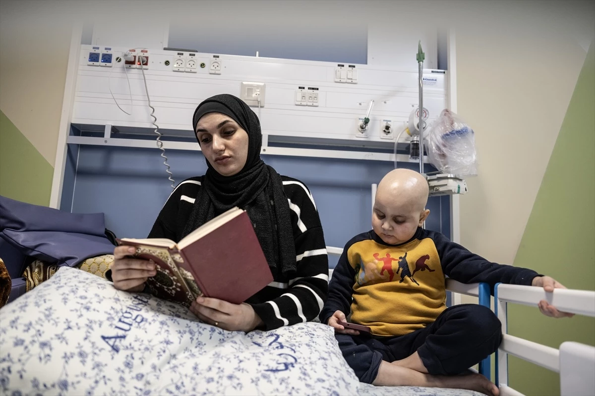 İsrail\'in Gazze\'ye göndermek istediği kanser hastaları ve refakatçileri korku içinde