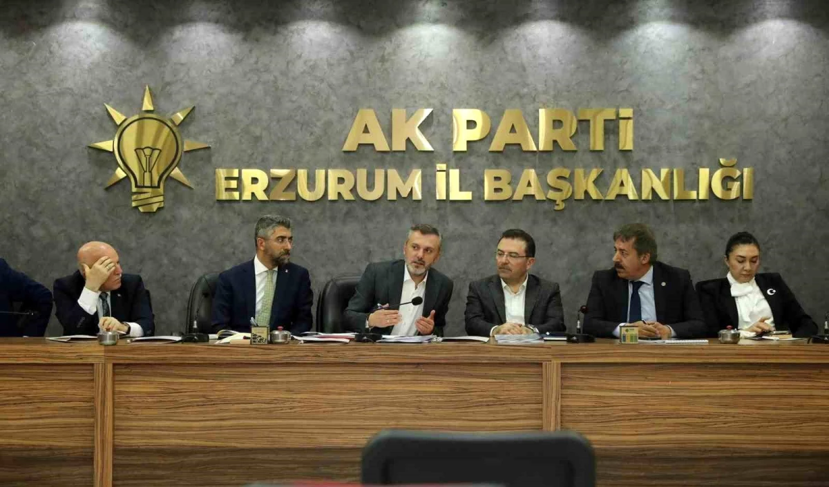 AK Parti Erzurum İl Başkanlığı\'nda Seçim Zirvesi Gerçekleştirildi