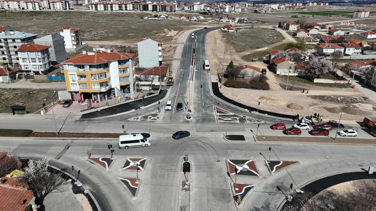 Eskişehir Büyükşehir Belediyesi Yaşar Kemal Bulvarı\'nı trafiğe açtı