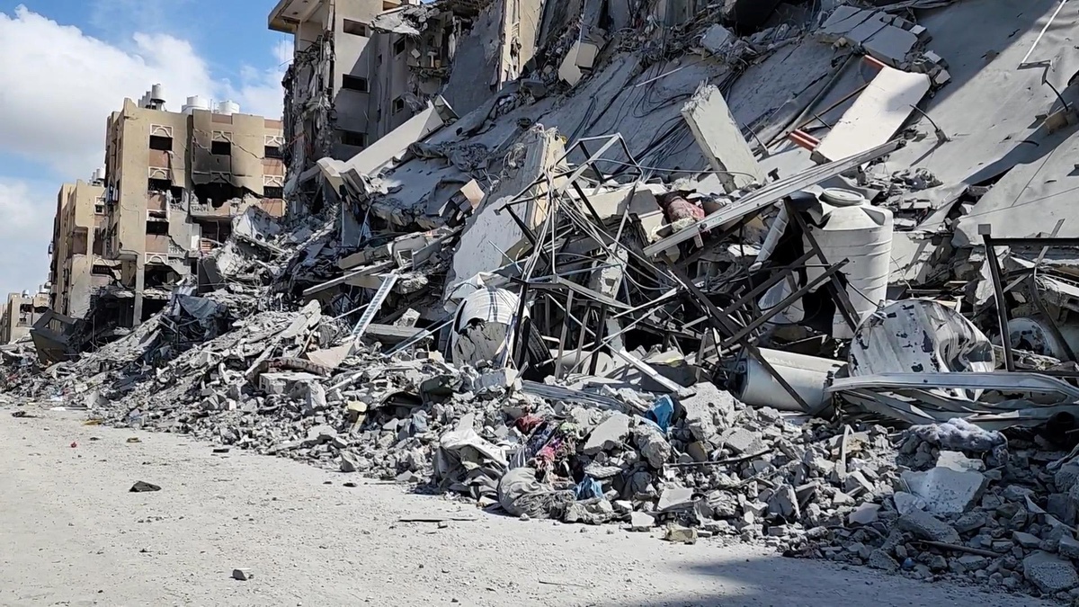 Gazze\'deki Hamad kasabasında yaşanan yıkım sonrası Gazzeliler umutsuz