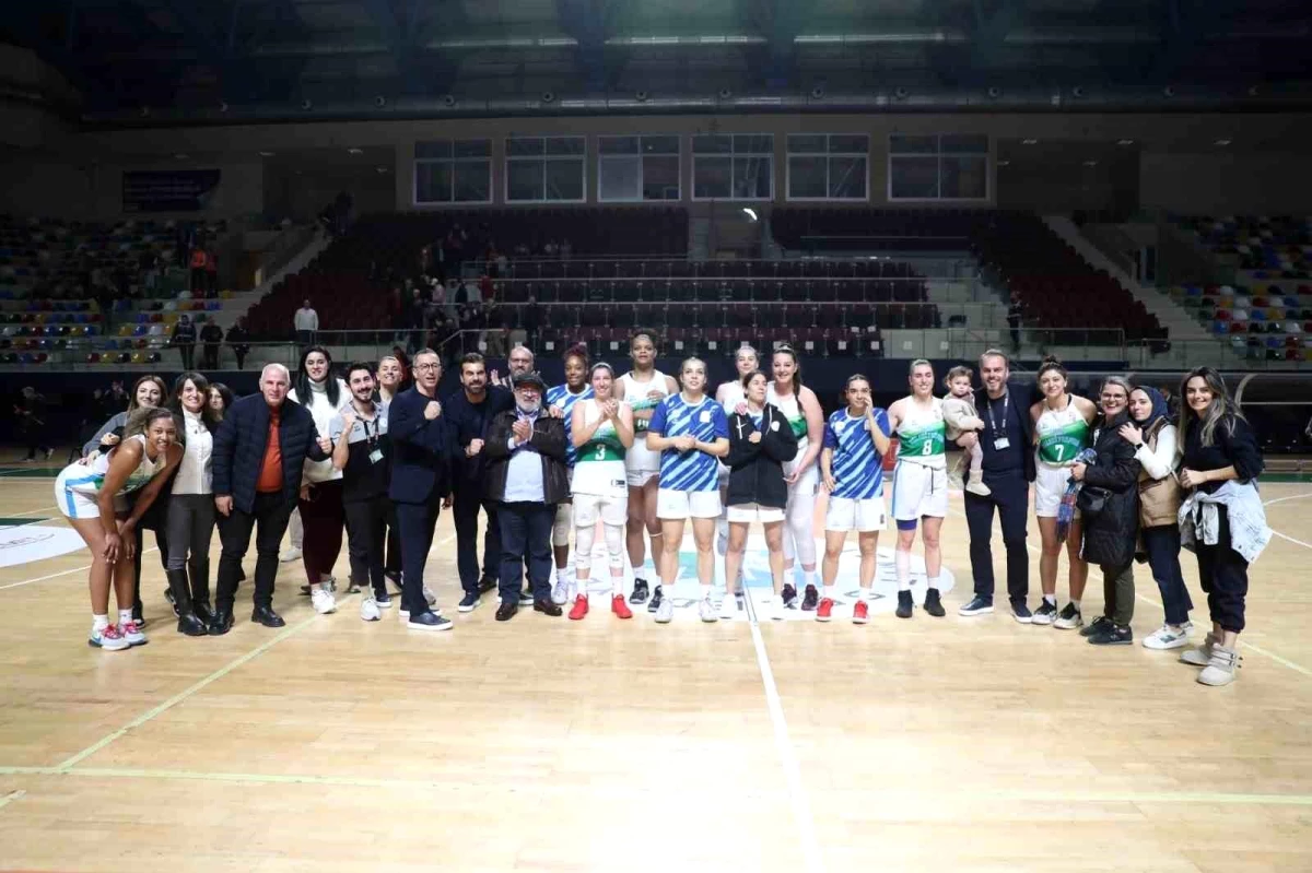 İzmit Belediyespor Kadın Basketbol Takımı, Galatasaray Çağdaş Faktoring ile play-off eşleşmesinde