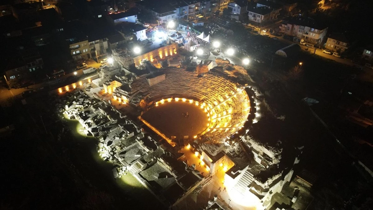 İznik Roma Tiyatrosu ve Surları Restorasyon Sonrası Ziyarete Açıldı