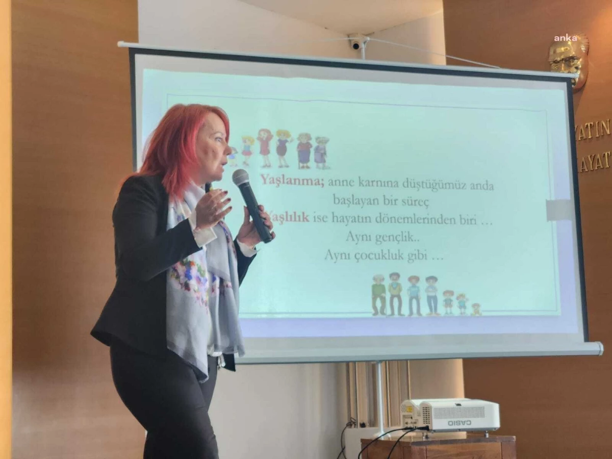 Karşıyaka Belediyesi Yaşlılara Saygı Haftası Paneli Düzenledi