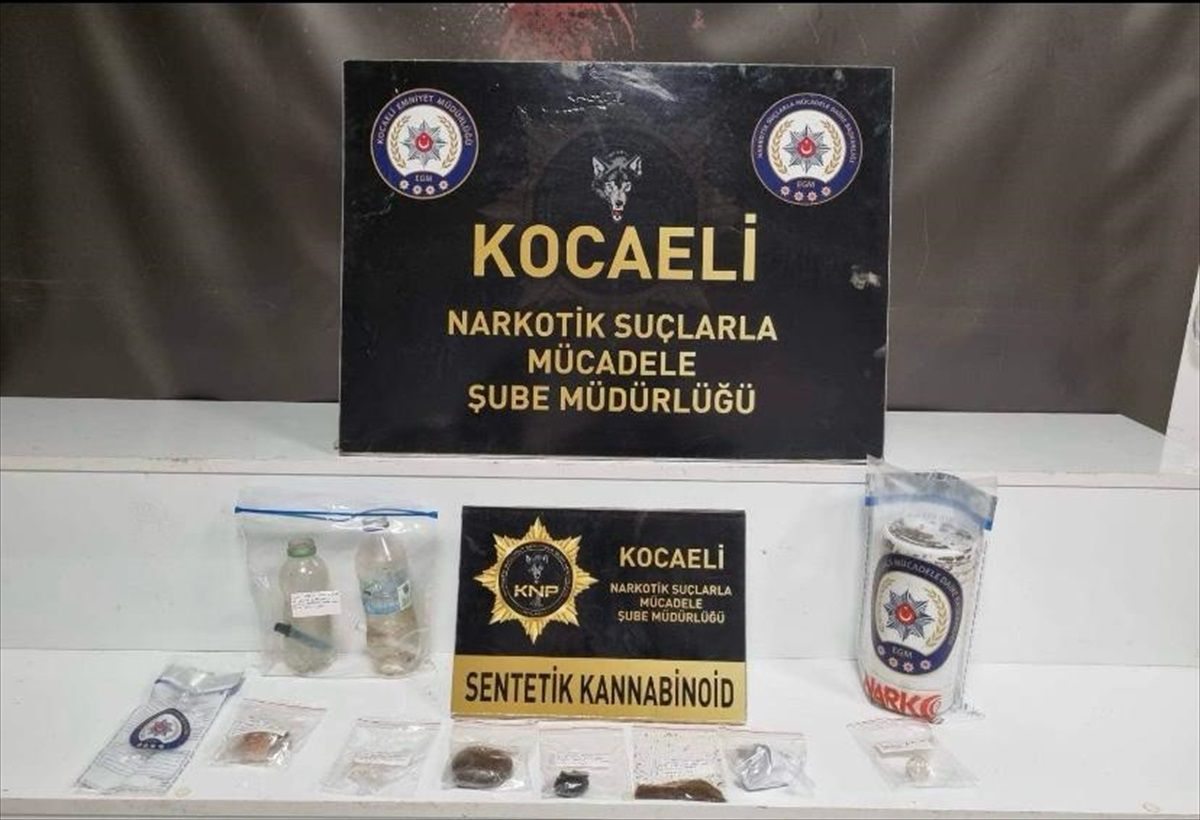 Kocaeli\'de Uyuşturucu Operasyonunda 3 Zanlı Tutuklandı
