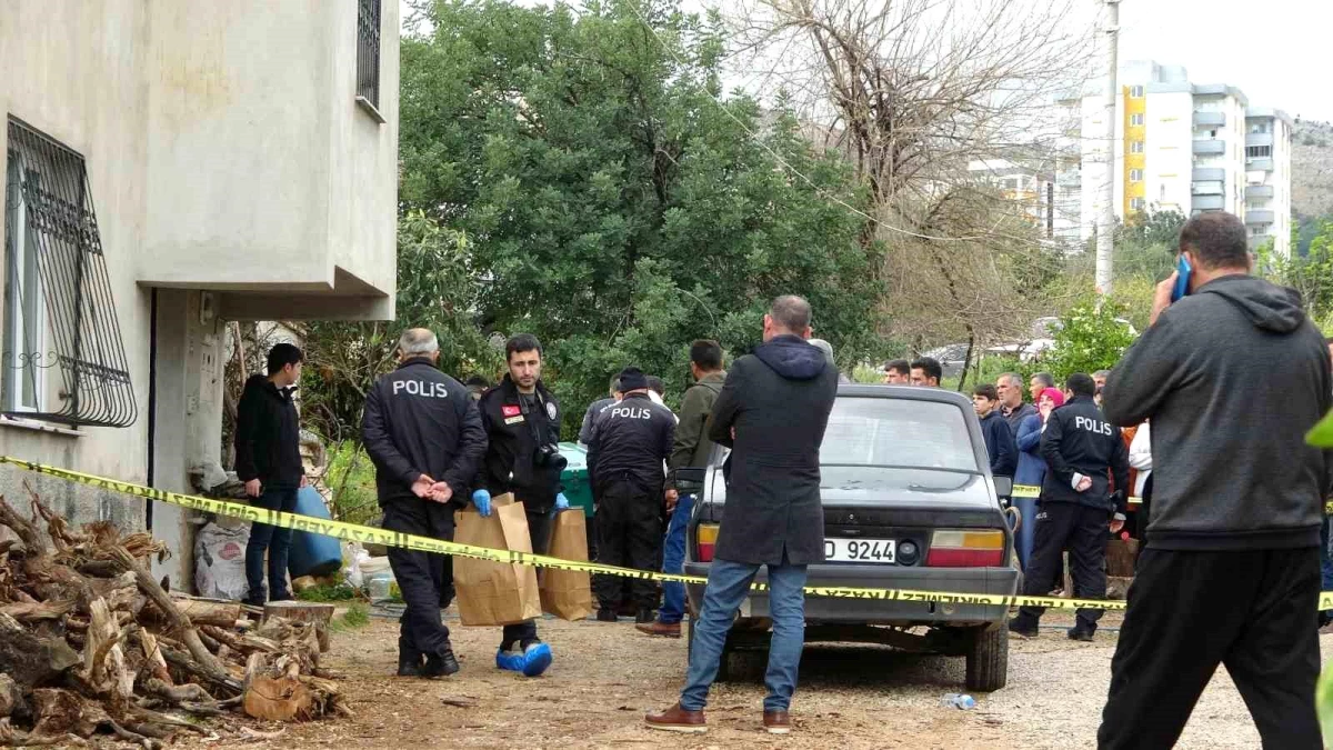 Adana\'da Bir Kişi Öldürüldü, Eşi ve Çocuğu Kayıp