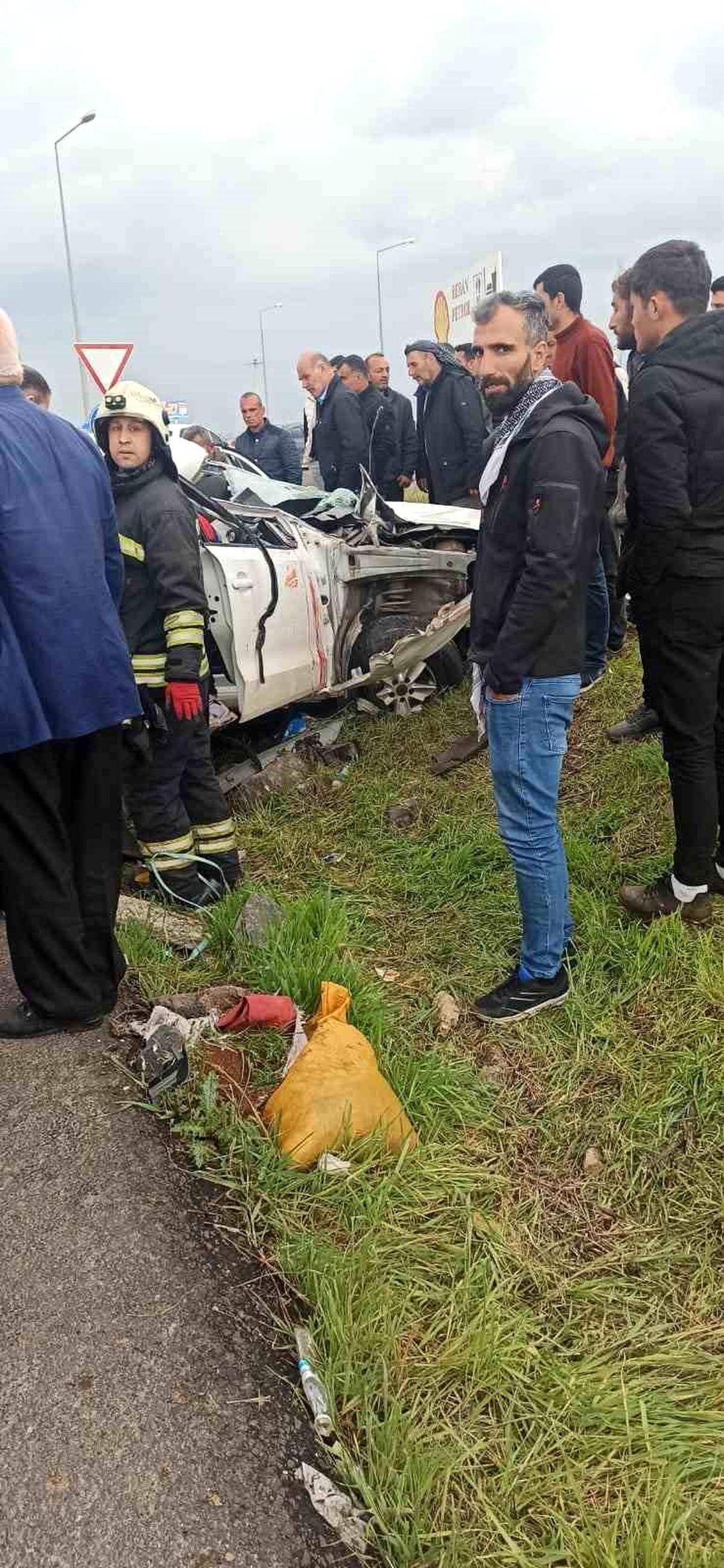 Diyarbakır\'da otomobil takla attı: 2 kişi yaralandı