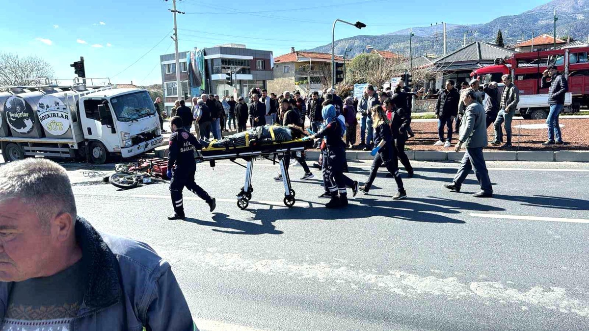 Aydın\'da kamyon ile motosiklet çarpıştı: 1 ölü, 1 yaralı