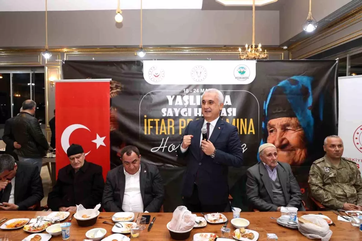 Muş Valiliği, yaşlılara saygı haftası için iftar programı düzenledi