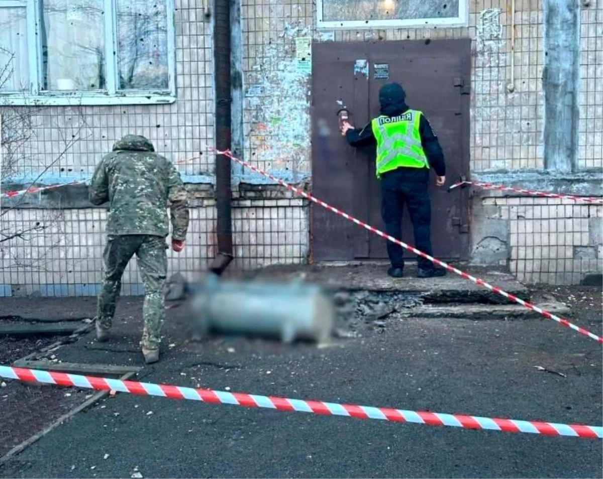 Rus Ordusu Kiev\'e Füzeyle Saldırdı, 13 Kişi Yaralandı