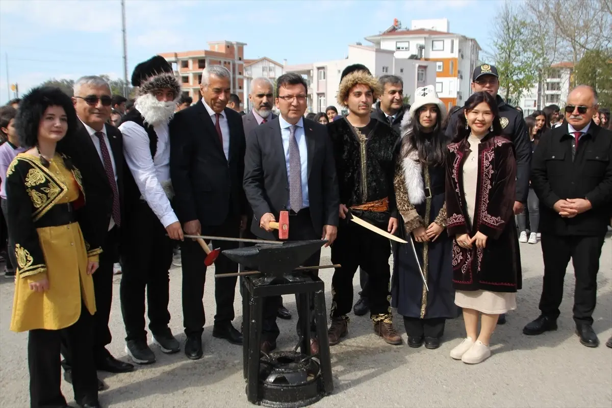 Serik\'te Nevruz Bayramı Coşkusu