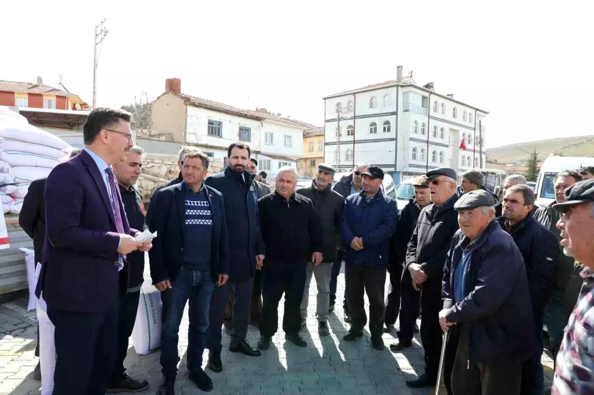 Eskişehir\'de Nohut Üretmezsek Olmaz Projesi kapsamında çiftçilere nohut tohumu desteği verildi