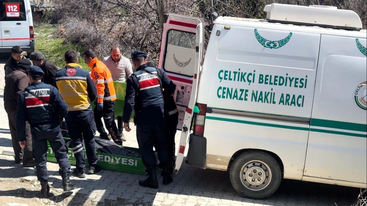 Burdur\'da El Freni Tutmayan Araç Altında Kalarak Hayatını Kaybetti