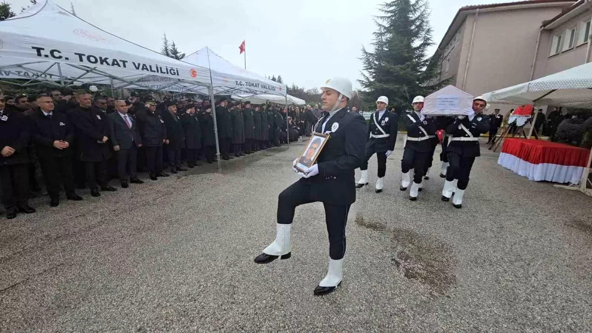 Tokat\'ta kalp krizi geçiren polis memuru Sivas\'ta defnedildi