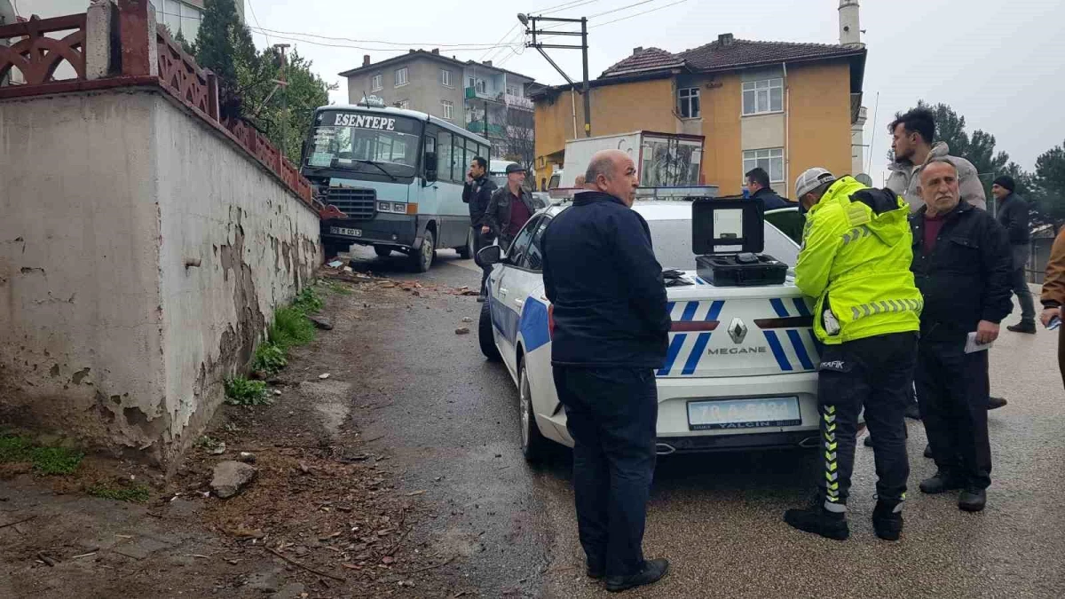 Karabük\'te Minibüs Kazası: 5 Kişi Yaralandı