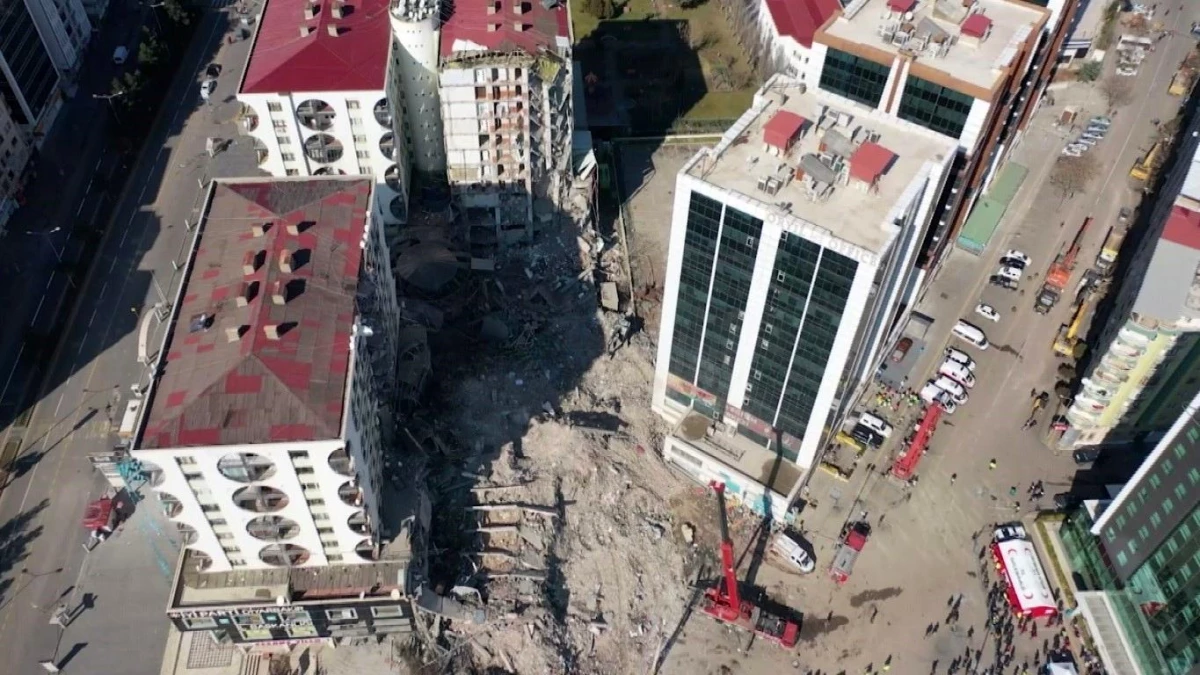 Diyarbakır\'da Kahramanmaraş merkezli deprem davasında 3 müteahhit ve inşaat mühendisine hapis cezası