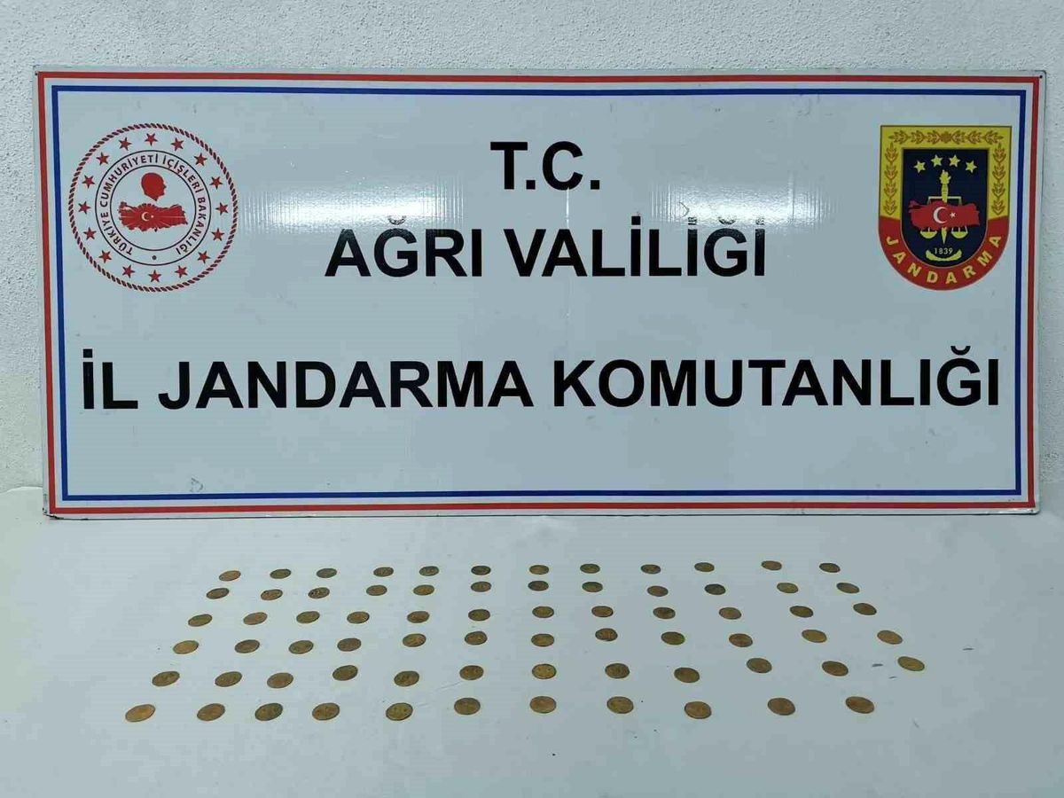 Ağrı\'da tarihi eser kaçakçılığı operasyonu: 71 altın sikke ele geçirildi