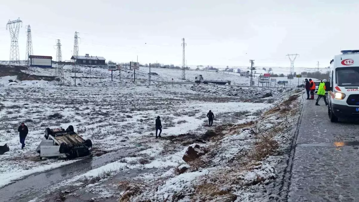 Ahlat\'ta otomobil takla attı, 1 kişi yaralandı