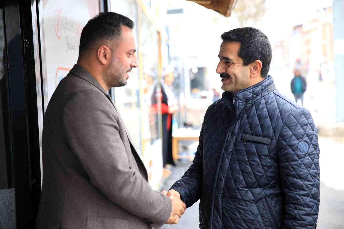 AK Parti Battalgazi Belediye Başkan Adayı Bayram Taşkın, İnönü ve Kışla caddesini esnaf ve vatandaşlarla buluşturacak