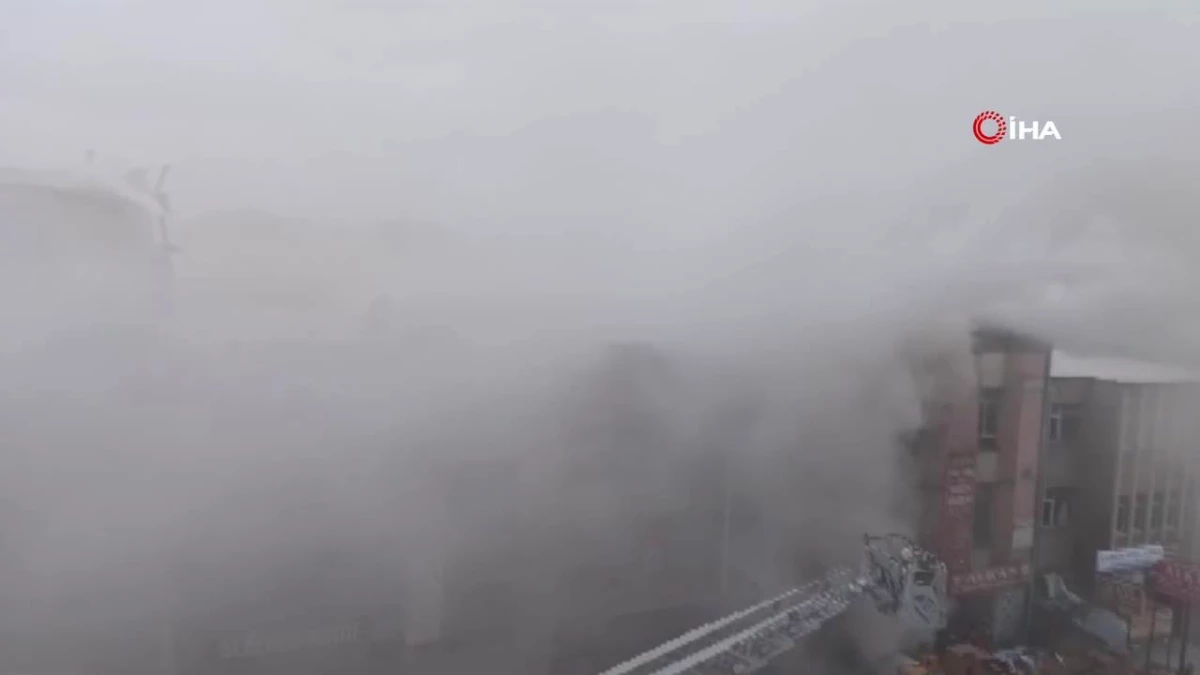 Ankara\'da torna ve mobilya atölyesinde yangın