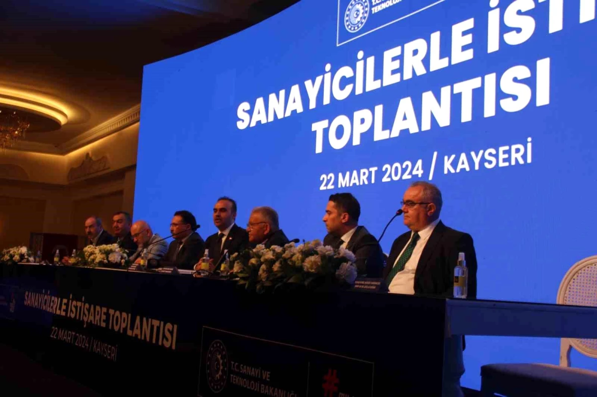 Sanayi ve Teknoloji Bakanı Mehmet Fatih Kacır, Kayserili sanayici ve işadamlarıyla bir araya geldi