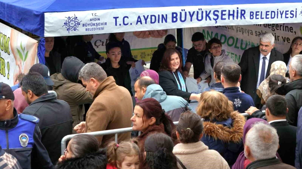 Aydın Büyükşehir Belediye Başkanı Özlem Çerçioğlu, Buharkent\'te Ata Tohumlarından üretilen binlerce fidenin dağıtımını yaptı