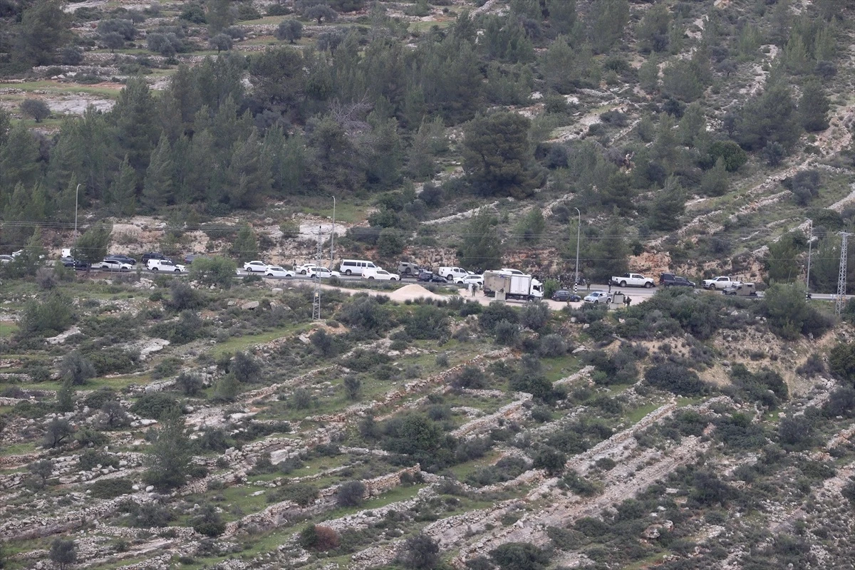 Batı Şeria\'da Yahudi yerleşim birimine saldırı: 7 asker yaralandı