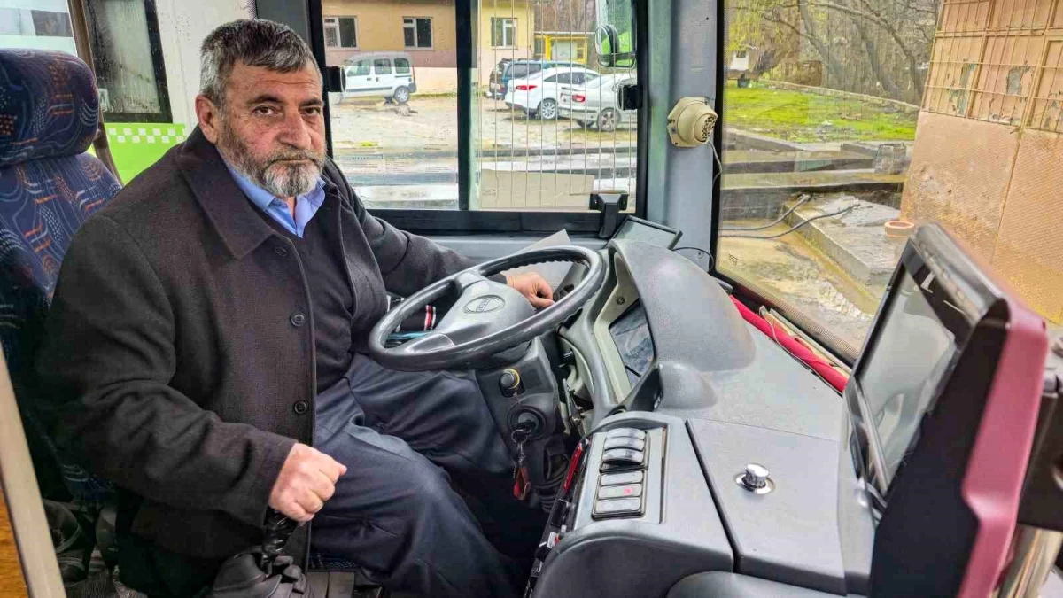 Tokat Özel Halk Otobüsü Şoförü Dualarıyla Yolculuğa Bereket Katıyor