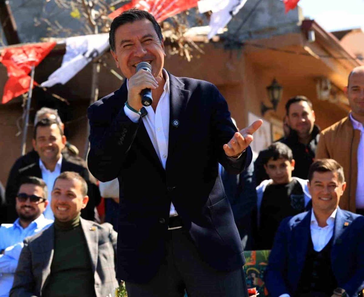 CHP Muğla Büyükşehir Belediye Başkan Adayı Ahmet Aras, Marmaris\'te Seçim Çalışmalarına Devam Ediyor