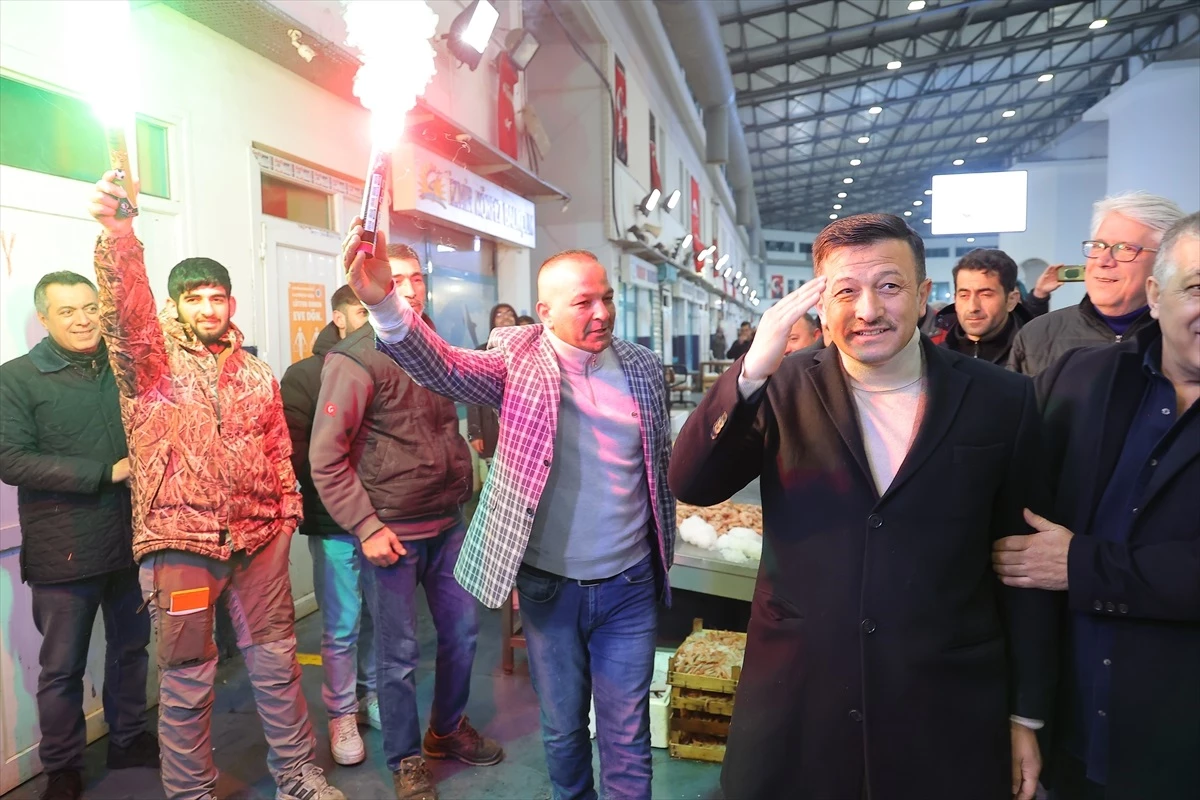 Hamza Dağ: Adaylar arasında projeler yarışsın, İzmir kazanır