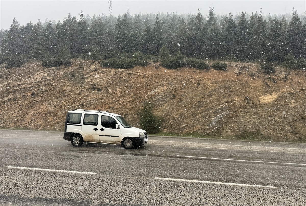 Denizli\'nin yüksek kesimlerinde kar yağışı etkili