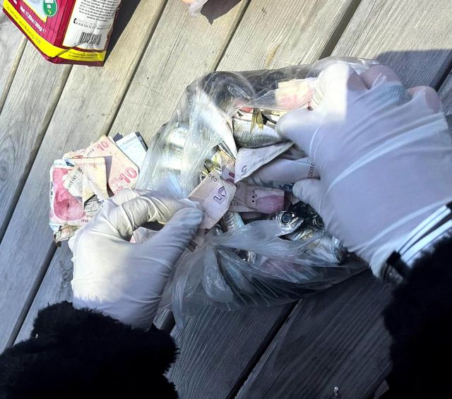 Dilencilerin paraları balık poşeti ve ramazan pidesinden çıktı Dilencilerin paraları balık poşeti ve ramazan pidesinden çıktı