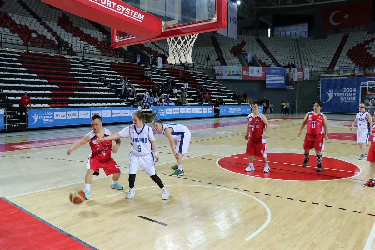 Down Sendromlu Milli Basketbol Takımı, Finlandiya\'yı 32-11 yenerek üçüncü maçını kazandı